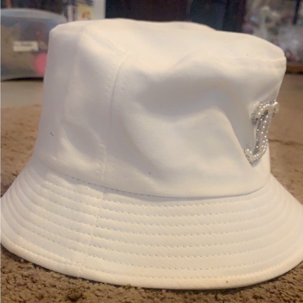 Chanel bucket hat